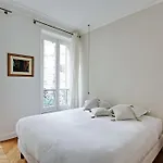 Large Apartment In Marais - 4 Adults